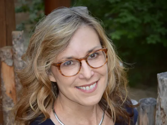 Carolyn Enquist headshot