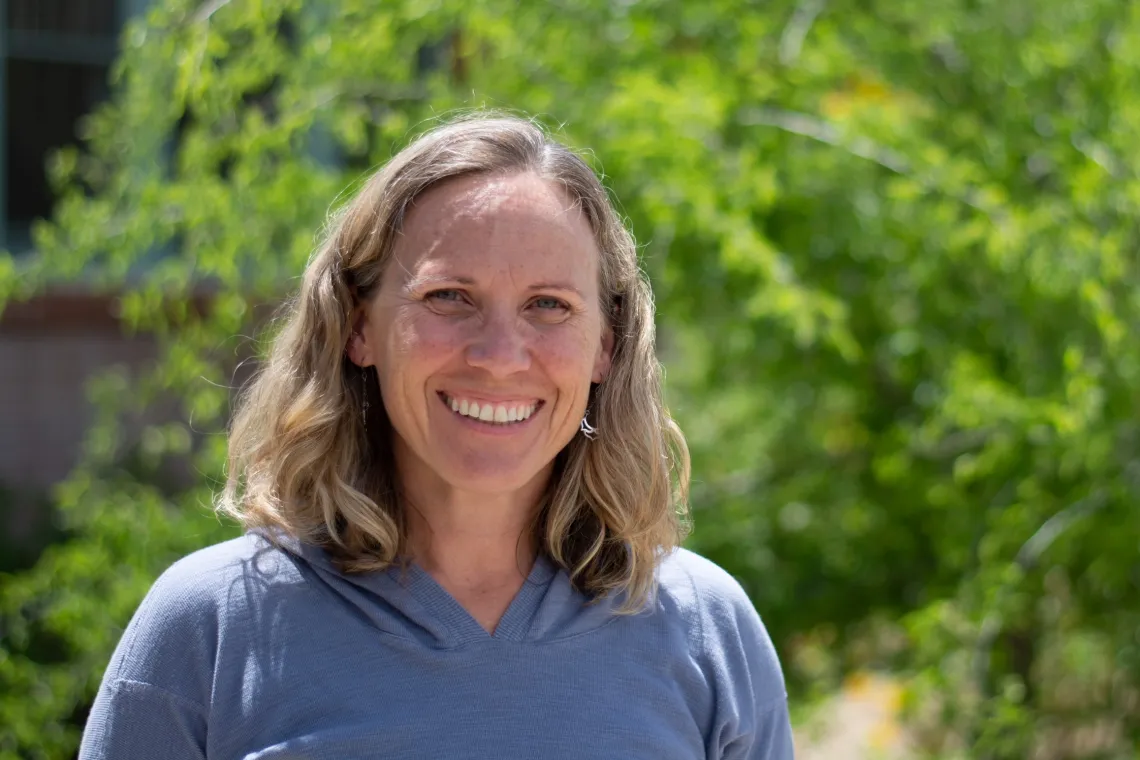 Alison Meadow headshot