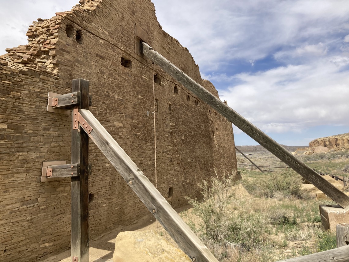 Supports against the back wall of Pueblo Bonito.